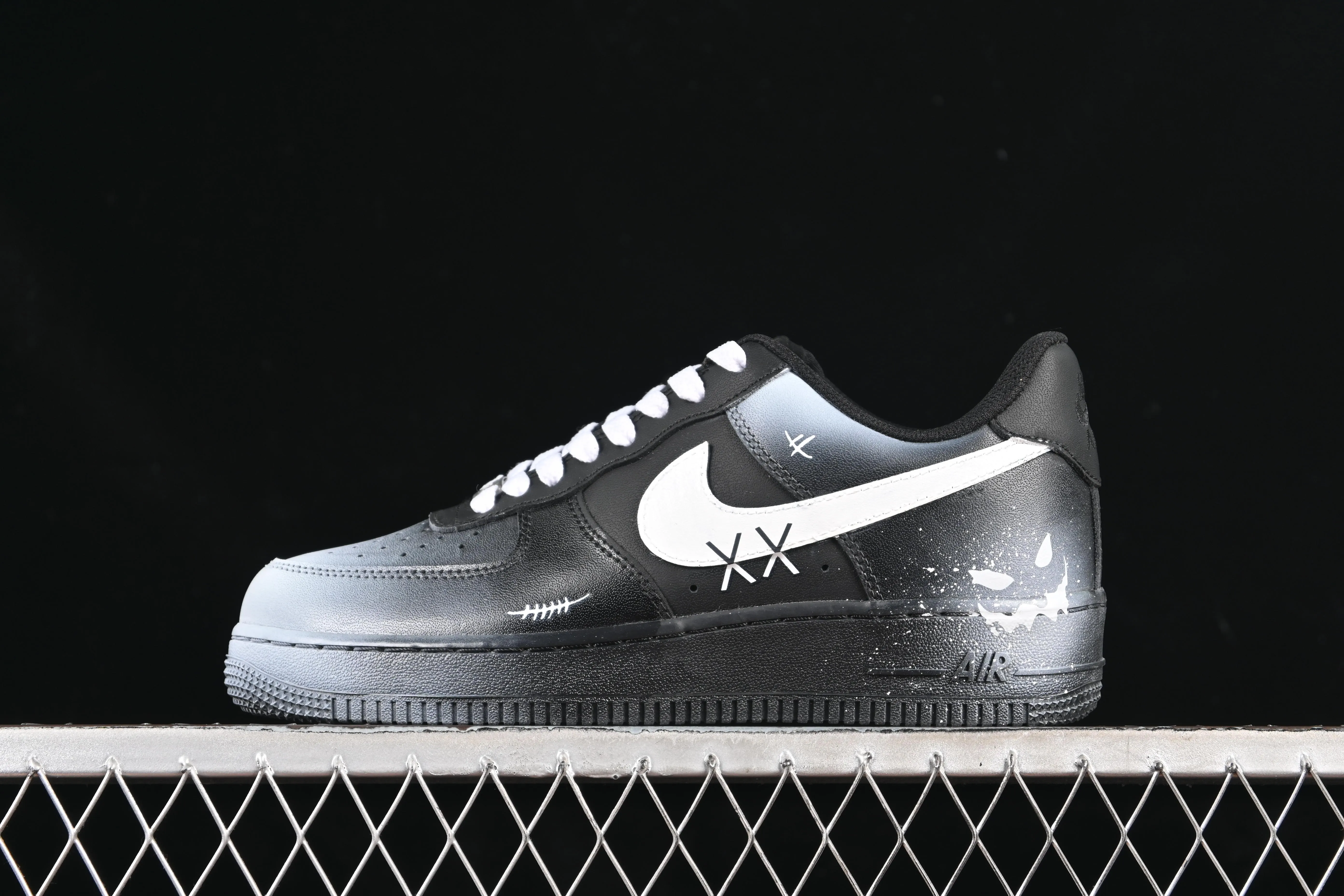 All categories Nk Air Force 1 Air Force series Nk Air Force 1 Low Air Force low-top Nike Air Force 1'07 Low "Devil Smiles" Hand-painted graffiti Devil Smiles Air Force One low-top casual sneakers CW2288-018